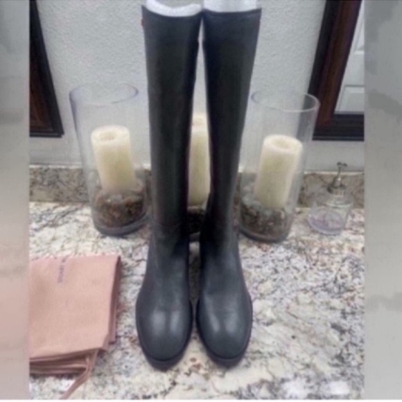 STUART WEITZMAN BOOTS - Picture 1 of 5